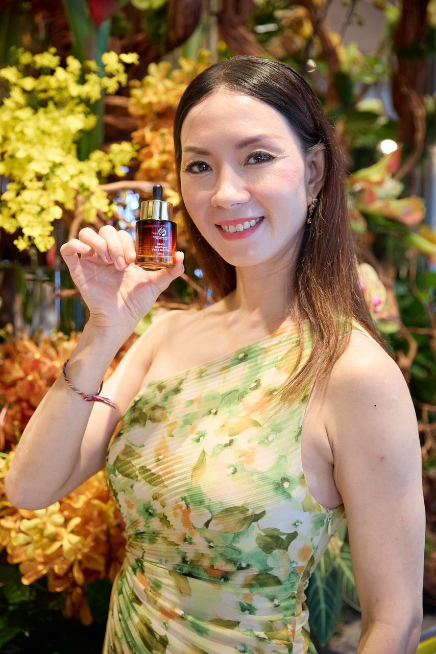 DeAge Luxe Royale Face & Body Elixir - Image 3